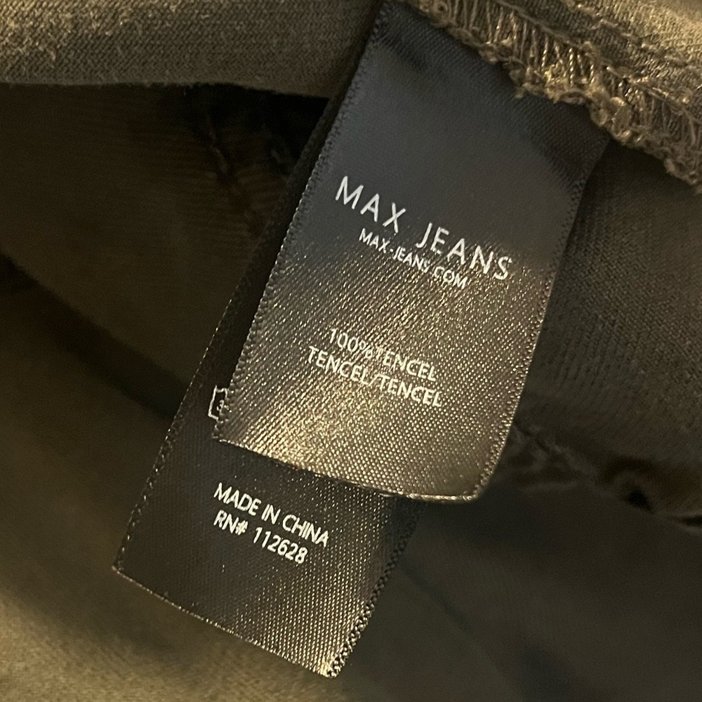 Max Jeans Women's Olive Vest size Medium. - Picture 8 of 8